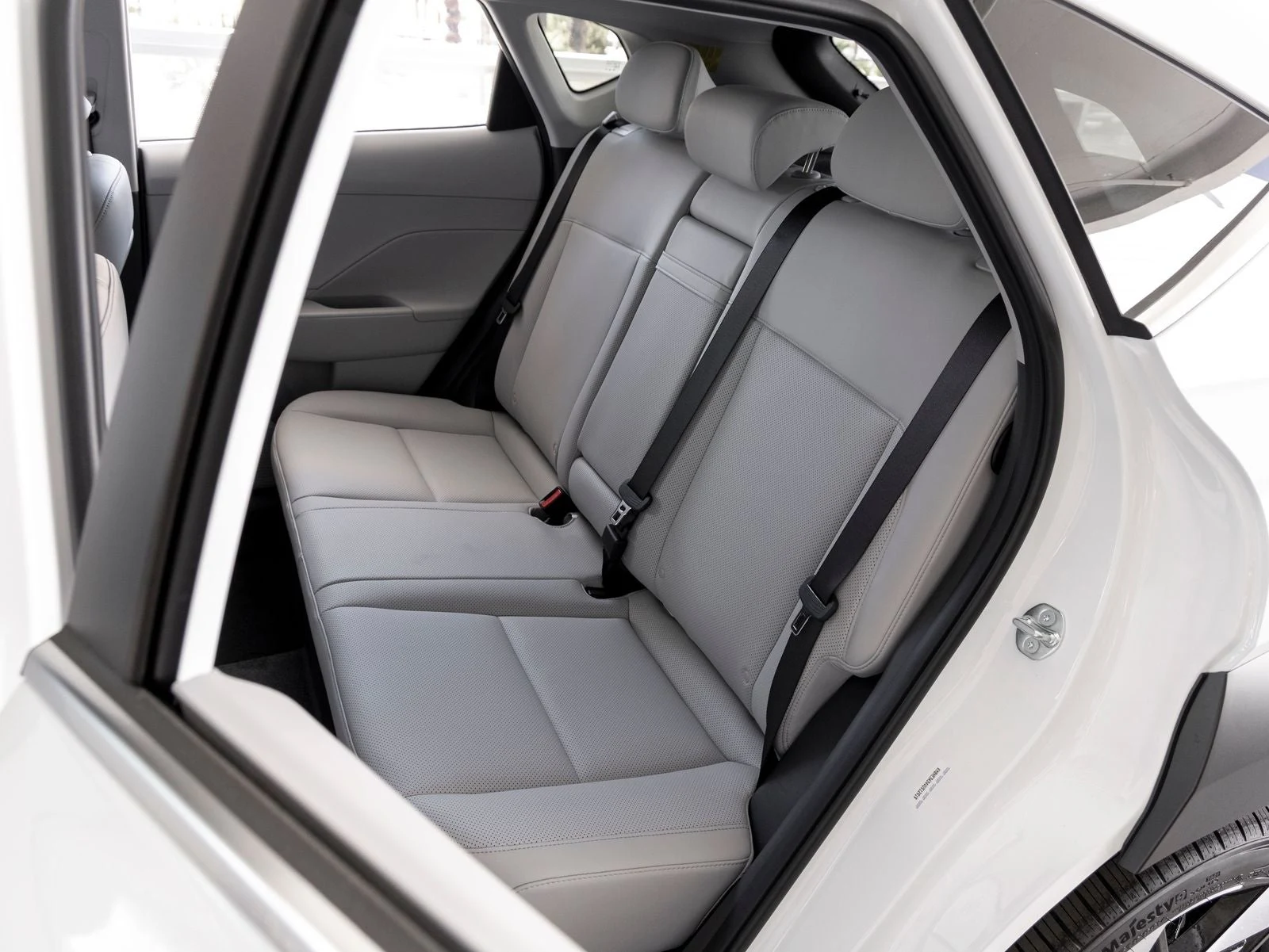 2027 Hyundai Kona Limited (SX2), 19/20