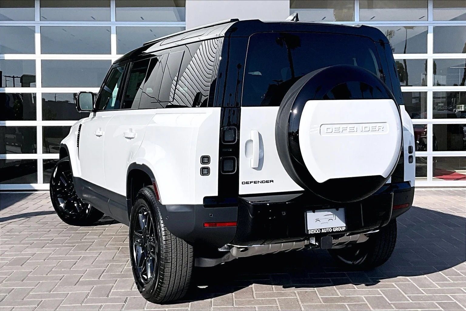2026 Land Rover Defender 110 S (L663), 3/14