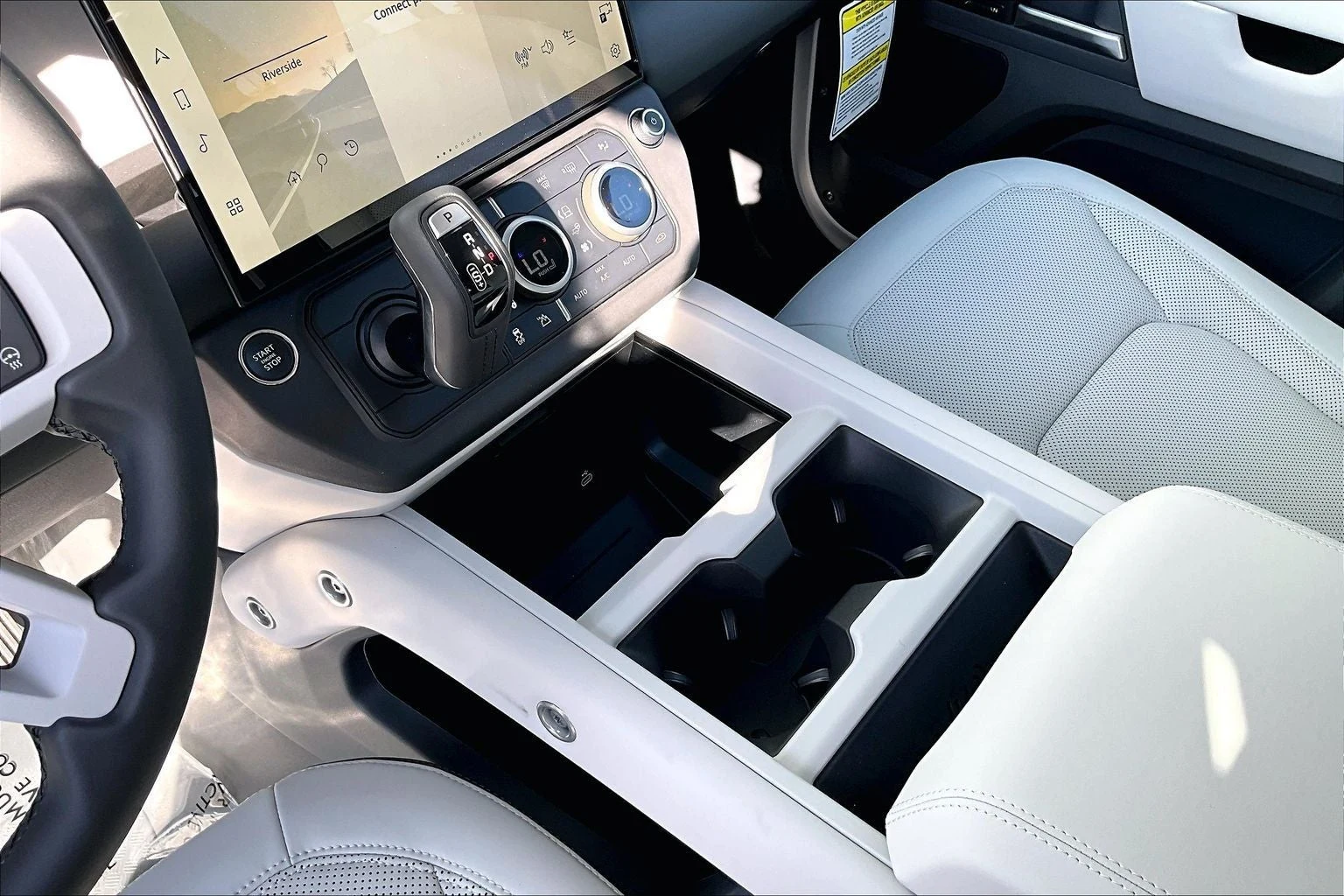 2026 Land Rover Defender 110 S (L663), 8/14