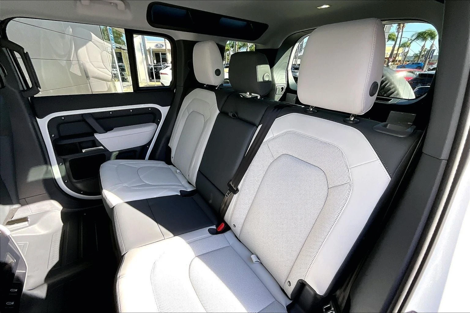 2026 Land Rover Defender 110 S (L663), 10/14