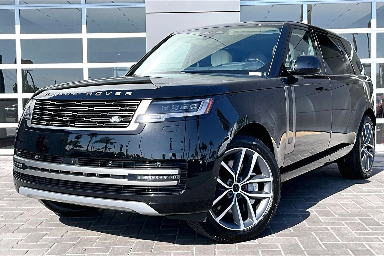Land Rover Range Rover SE LWB (L460) · Santorini Black · Indigo Auto Group