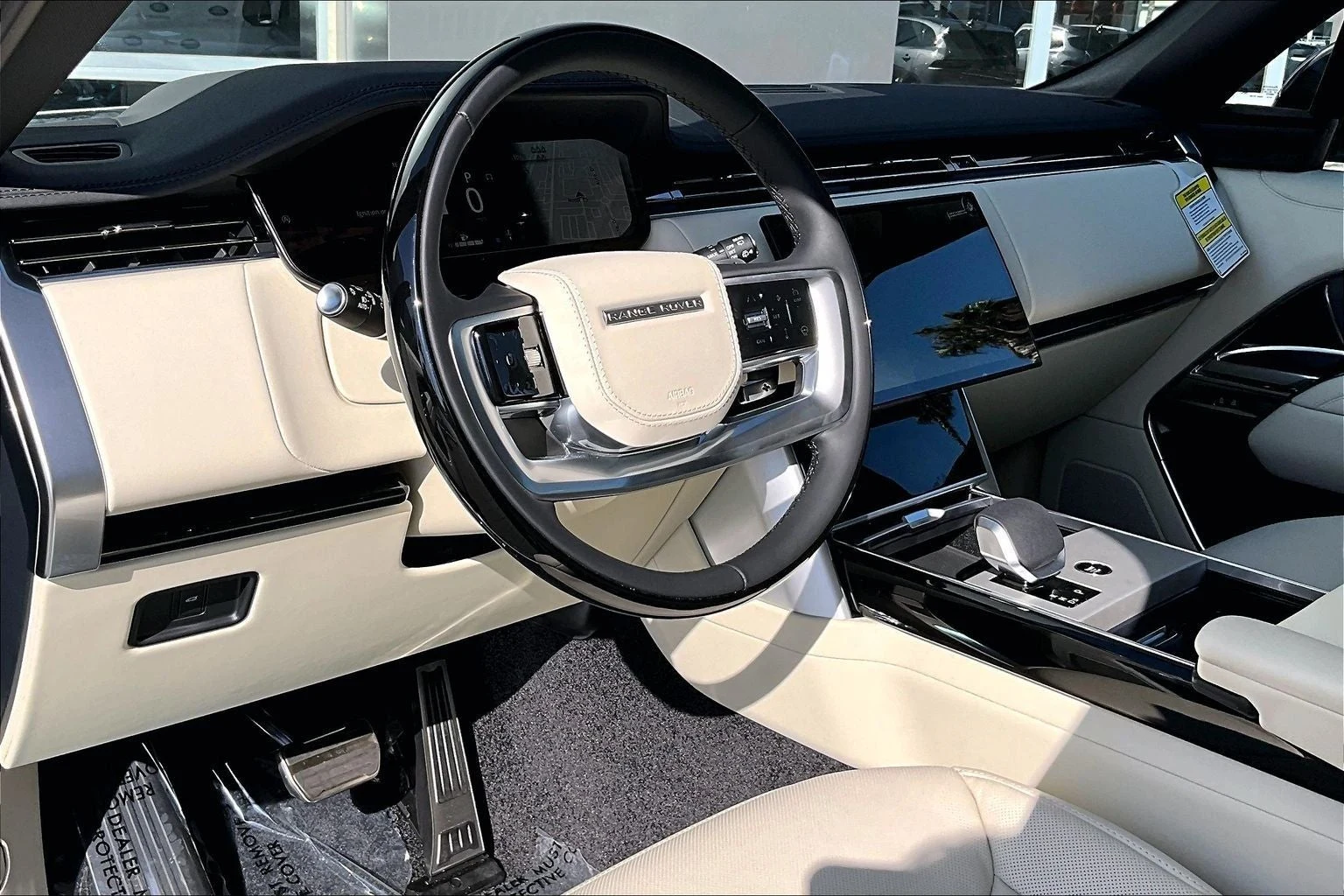 2026 Land Rover Range Rover SE LWB (L460), 6/15