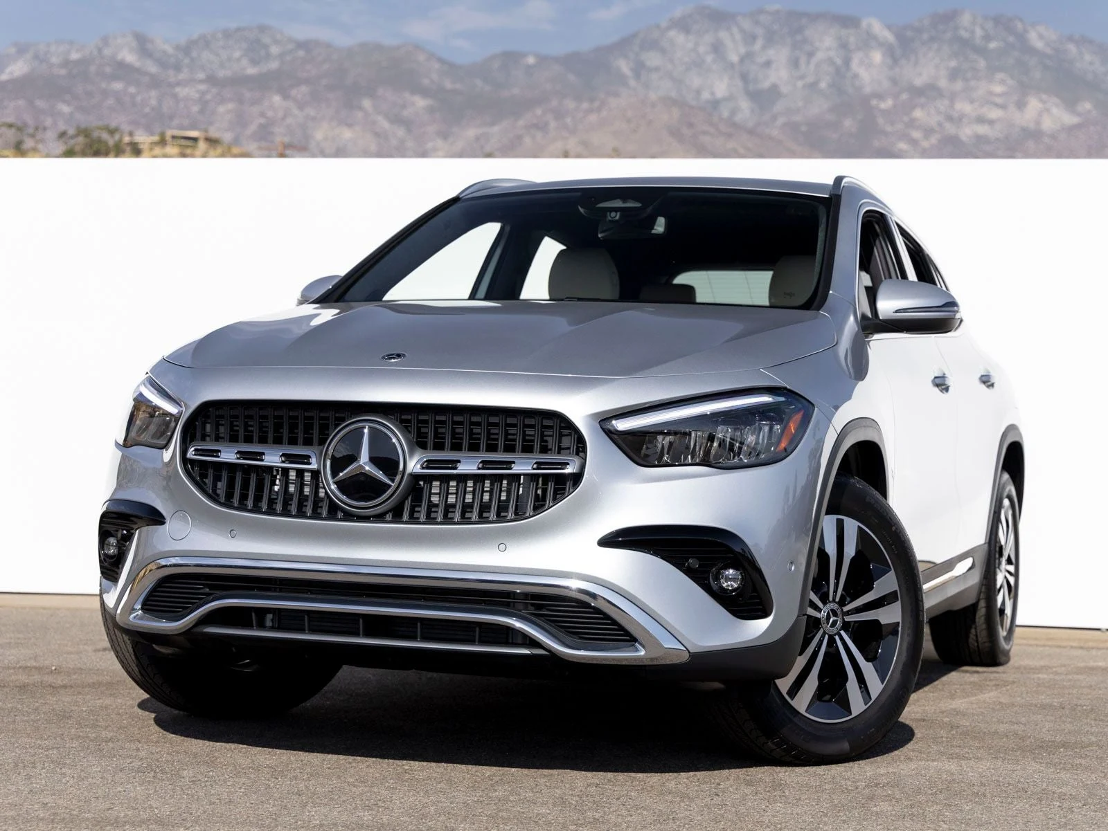 Mercedes-Benz GLA 250 (H247) · Cirrus Silver Metallic · Indigo Auto Group