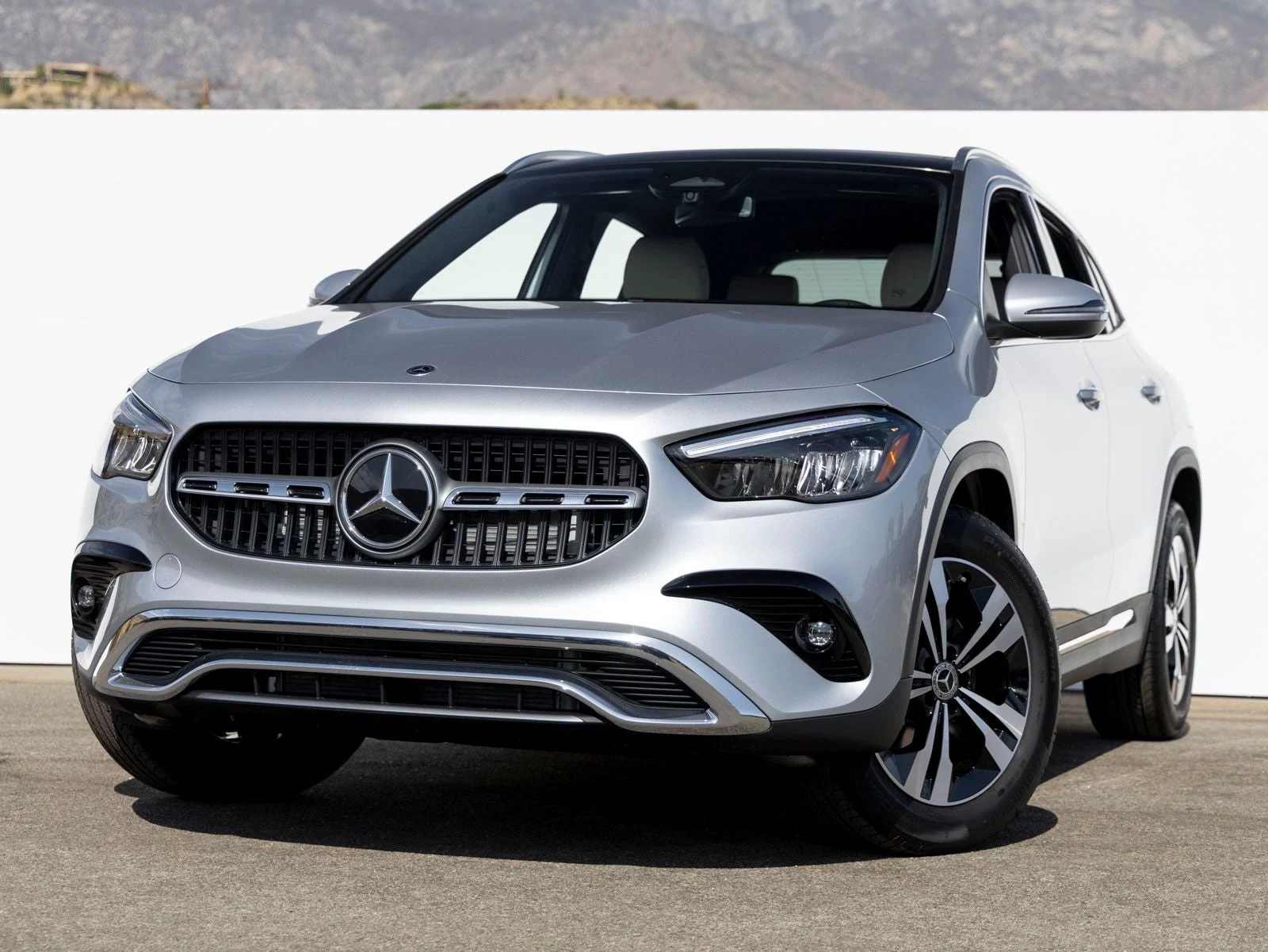 Mercedes-Benz GLA 250 (H247) · Cirrus Silver Metallic · Indigo Auto Group