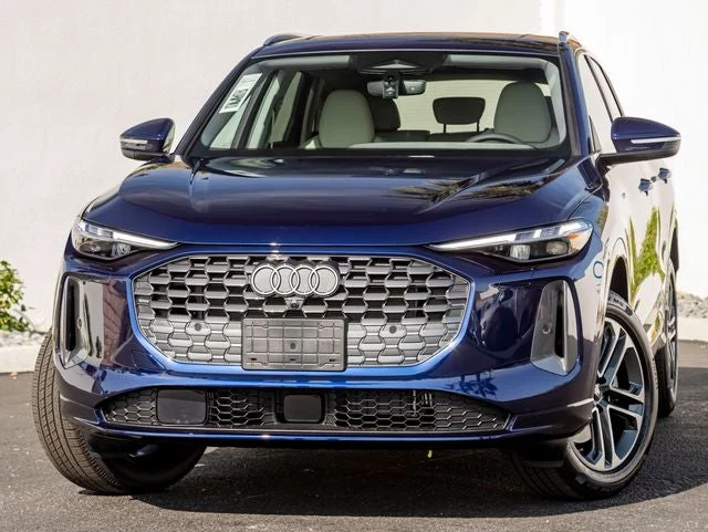 Audi Q5 Premium Plus quattro (GU) · Navarra Blue Metallic · Indigo Auto Group