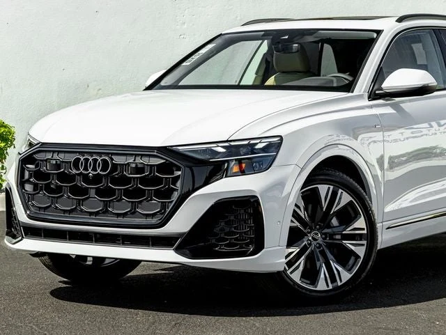 2026 Audi Q8 55 Premium Plus quattro (4M), 2/20