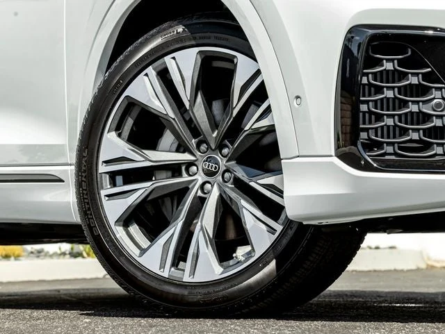 2026 Audi Q8 55 Premium Plus quattro (4M), 12/20