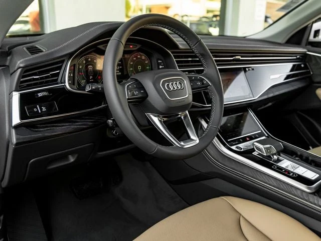 2026 Audi Q8 55 Premium Plus quattro (4M), 18/20