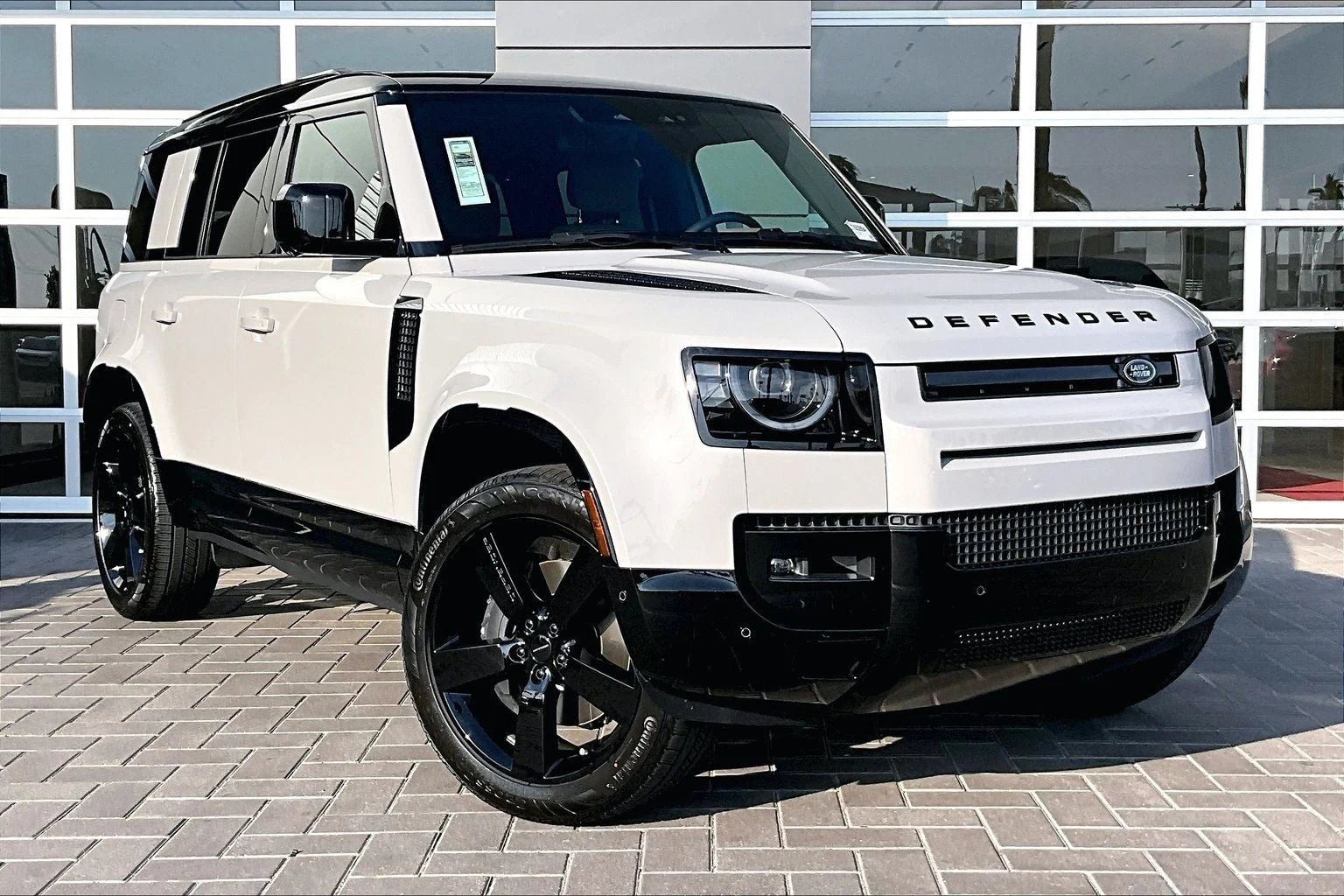 2026 Land Rover Defender 110 X-Dynamic SE (L663), 2/14