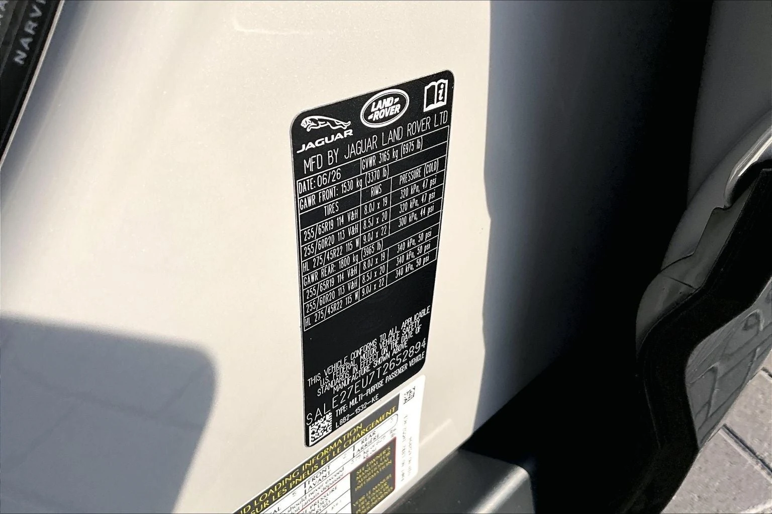 2026 Land Rover Defender 110 X-Dynamic SE (L663), 13/14