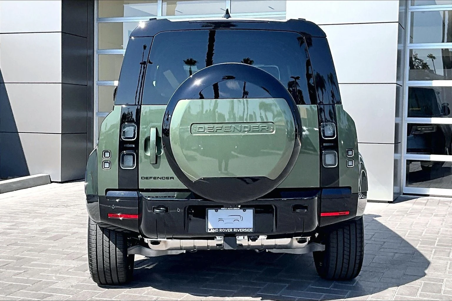 2026 Land Rover Defender 110 X-Dynamic SE (L663), 4/14
