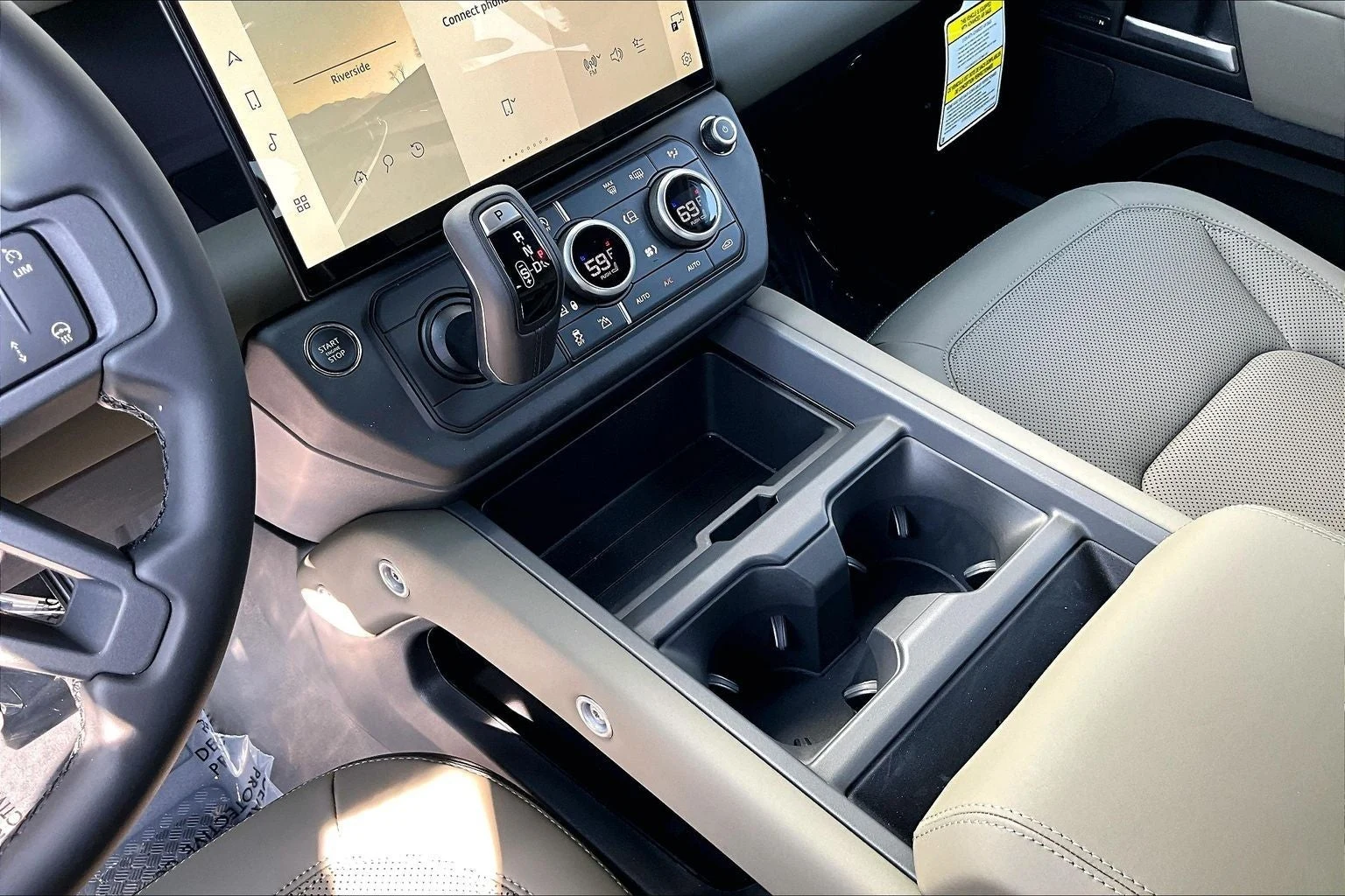 2026 Land Rover Defender 110 S (L663), 8/13