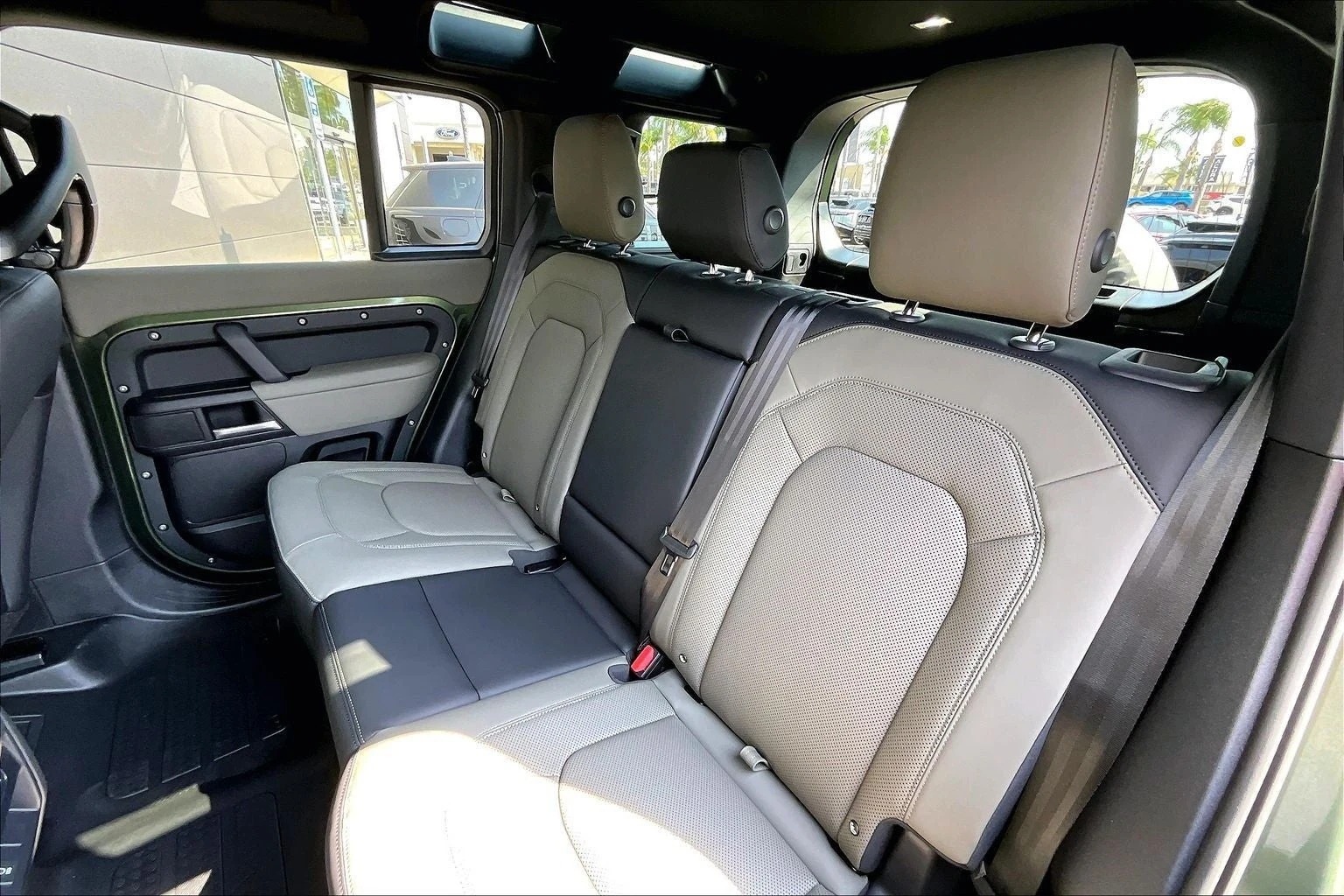 2026 Land Rover Defender 110 S (L663), 10/13