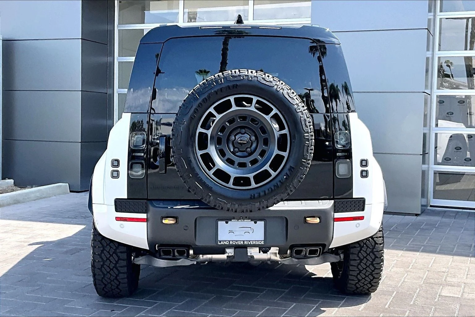 2026 Land Rover Defender OCTA (L663), 4/14