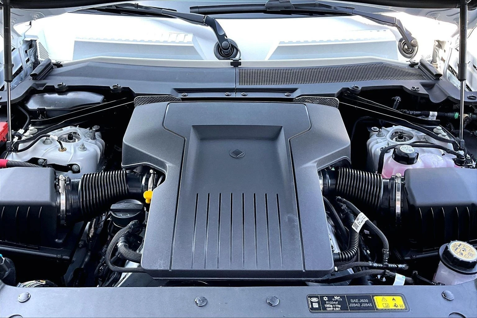 2026 Land Rover Defender OCTA (L663), 11/14