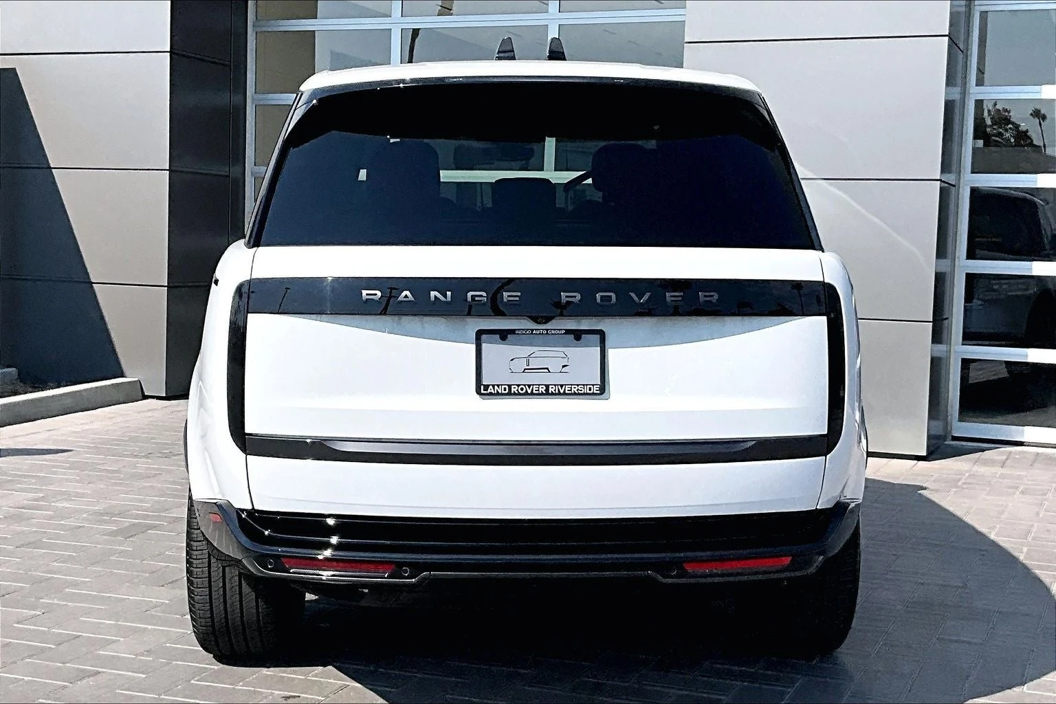 2026 Land Rover Range Rover SE LWB (L460), 4/15