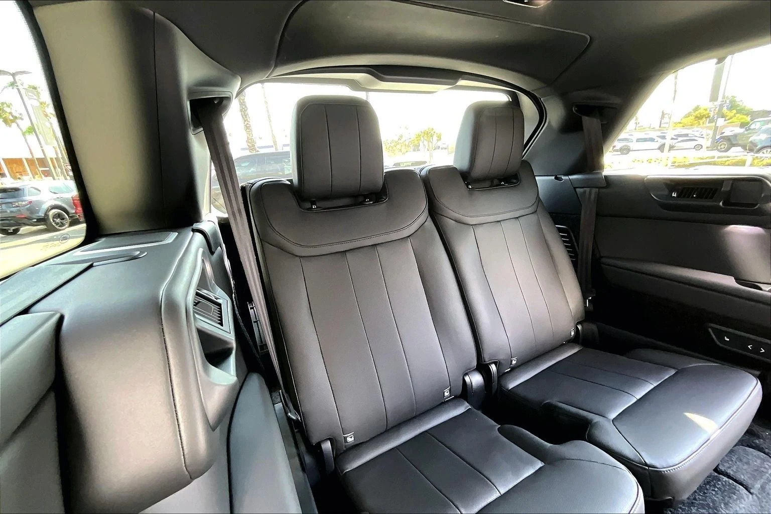2026 Land Rover Range Rover SE LWB (L460), 11/15