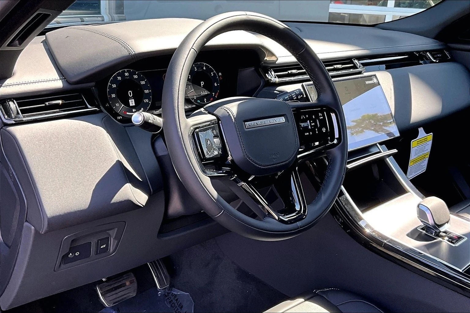 2026 Land Rover Range Rover Velar P250 Belgravia Edition (L560), 6/14