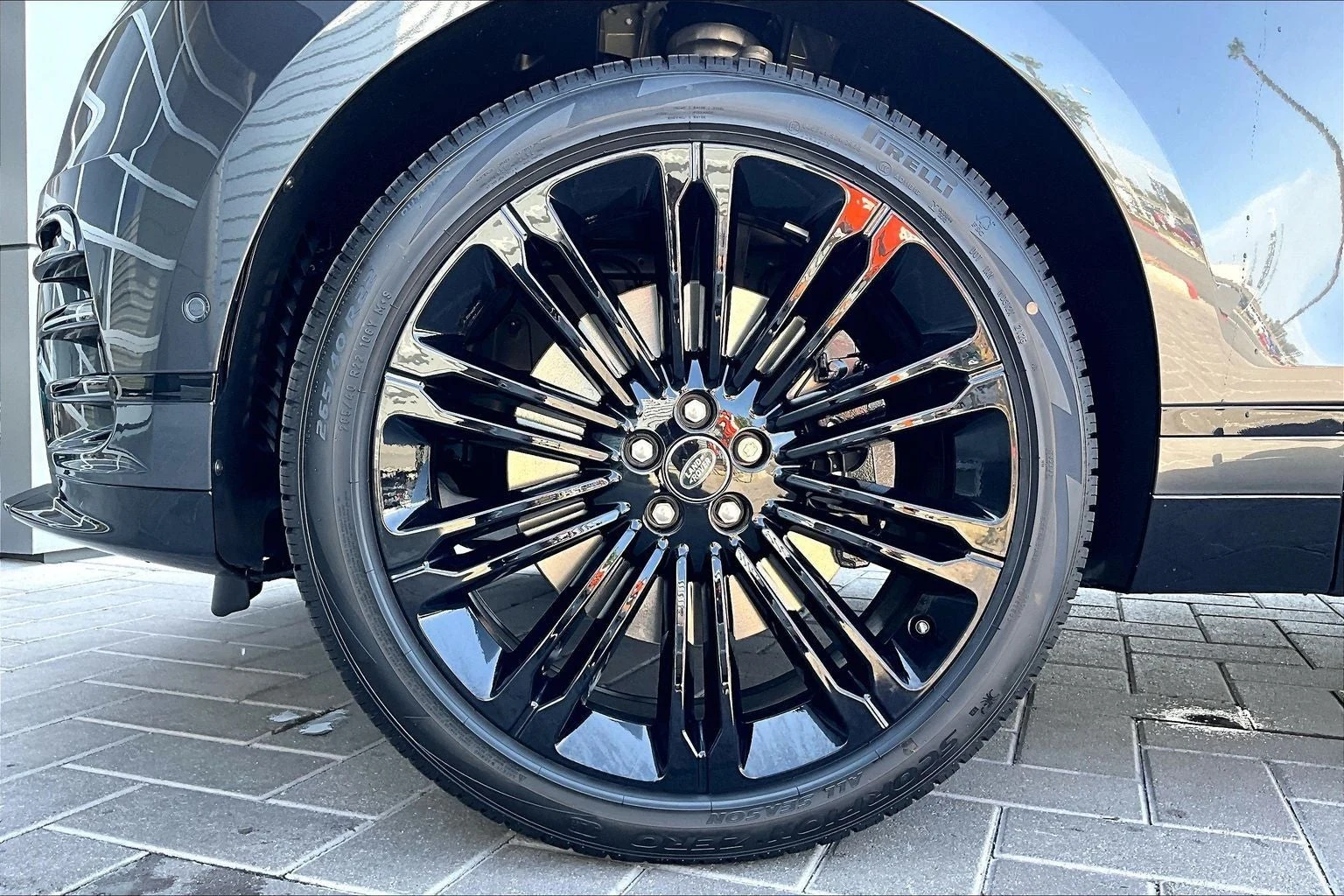 2026 Land Rover Range Rover Velar P250 Belgravia Edition (L560), 12/14