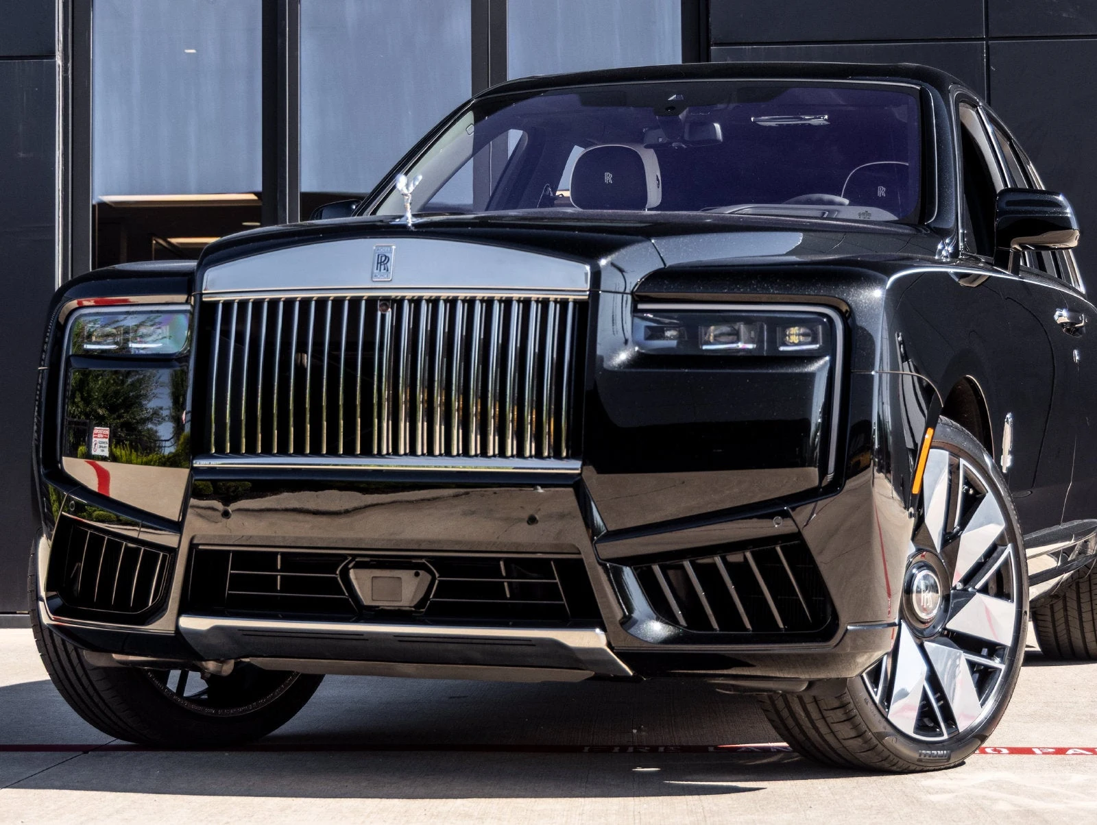 2027 Rolls-Royce Cullinan Series II, 6/20