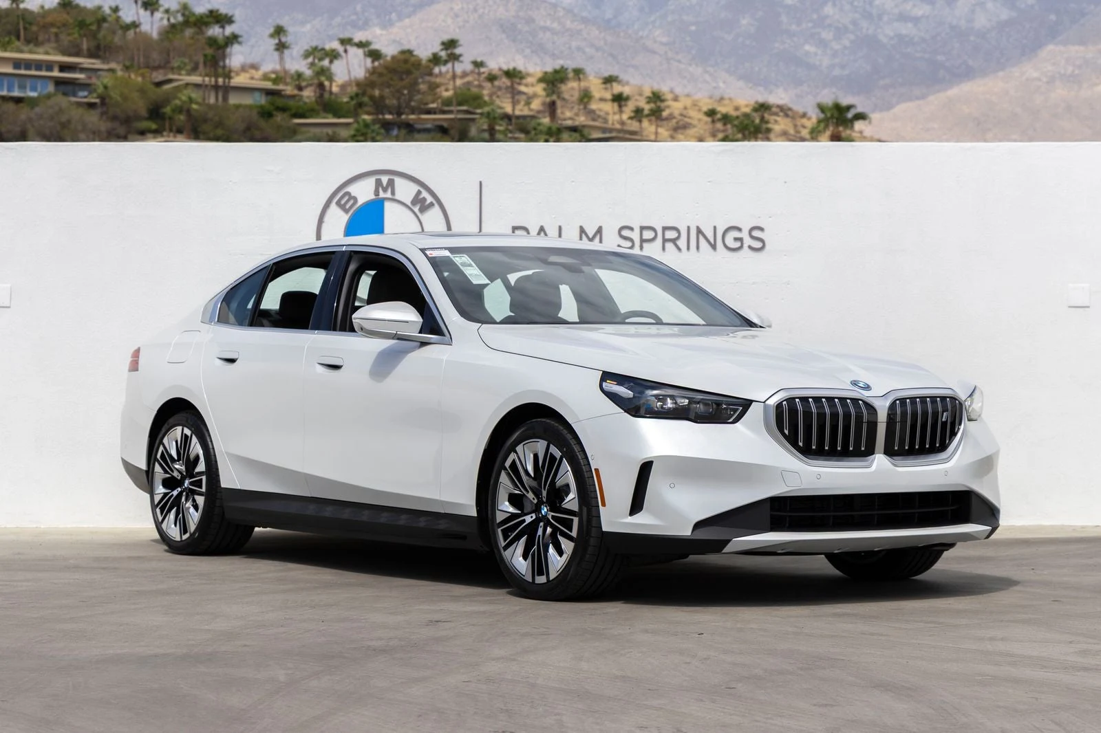 2027 BMW i5 eDrive40 (G60), 2/20