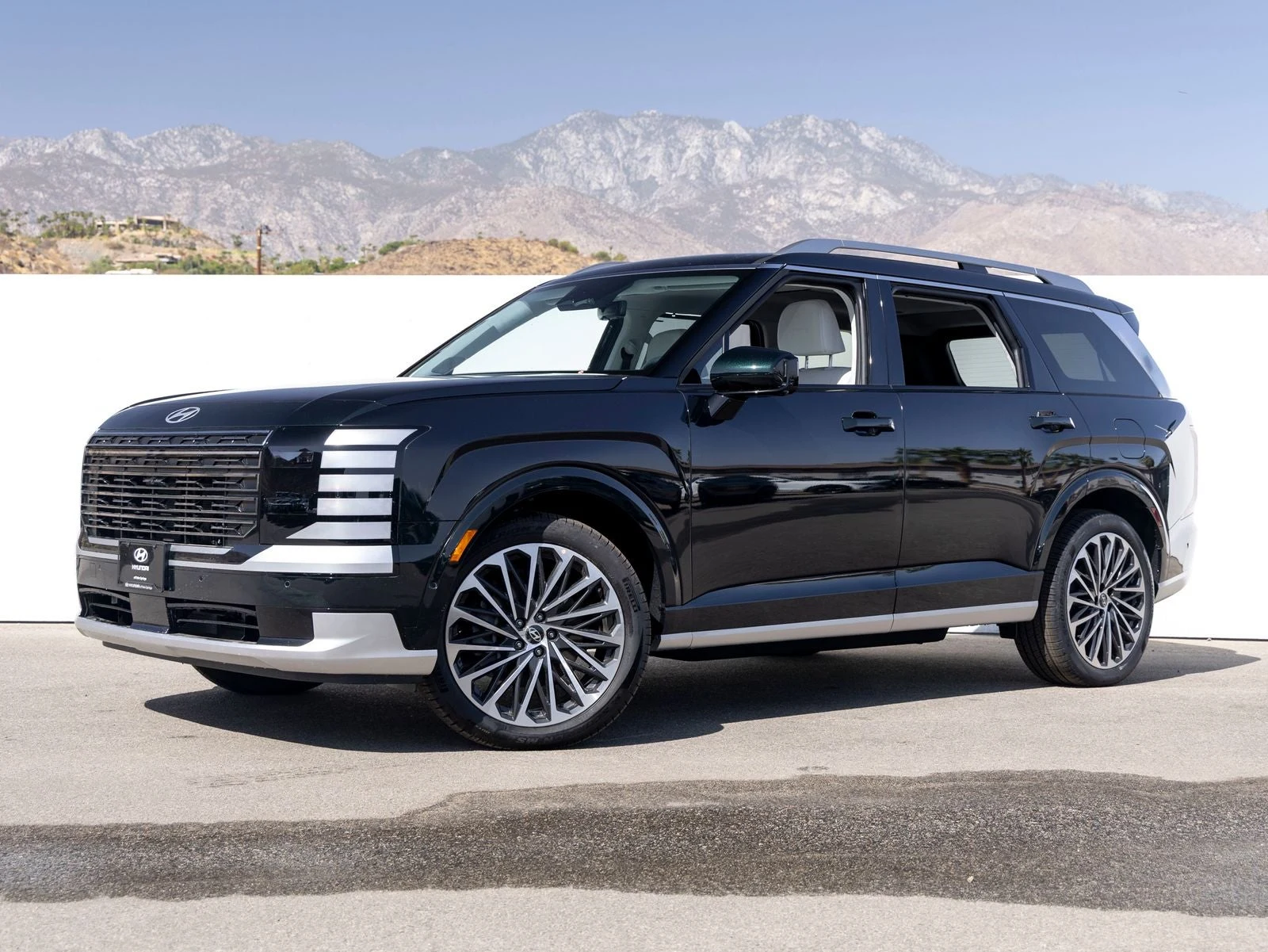 Hyundai Palisade Hybrid Calligraphy (LX3) · Robust Emerald Pearl · Indigo Auto Group