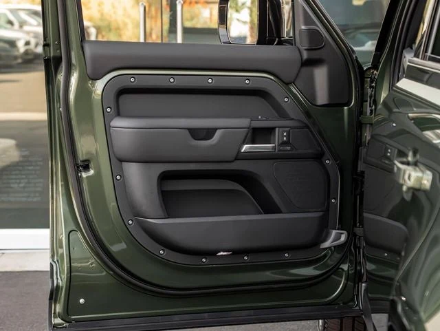 2026 Land Rover Defender 110 X-Dynamic SE (L663), 12/20