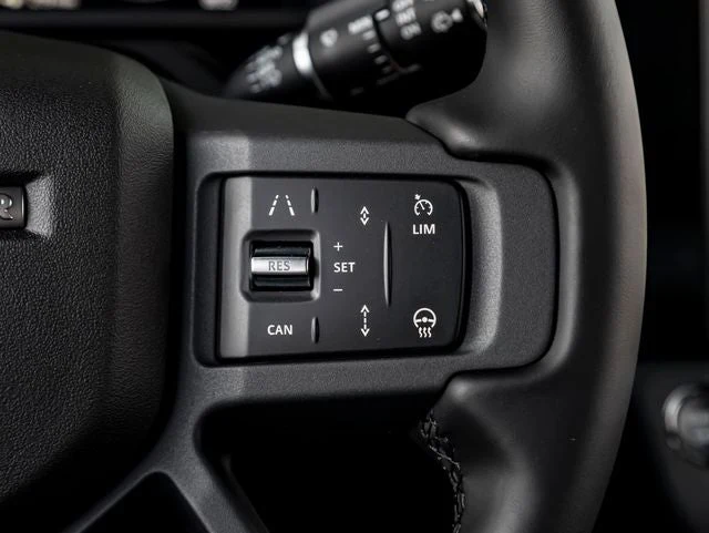 2026 Land Rover Defender 110 X-Dynamic SE (L663), 20/20