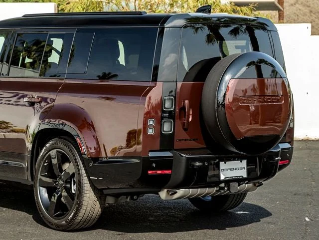 2026 Land Rover Defender 130 X-Dynamic SE (L663), 10/20