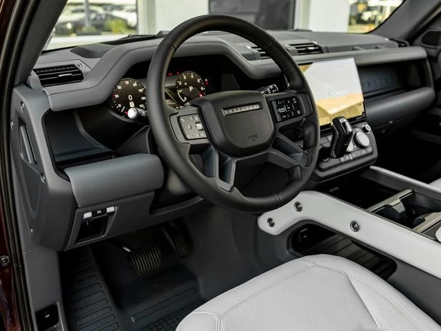 2026 Land Rover Defender 130 X-Dynamic SE (L663), 17/20