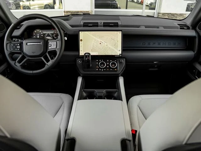 2026 Land Rover Defender 130 X-Dynamic SE (L663), 19/20
