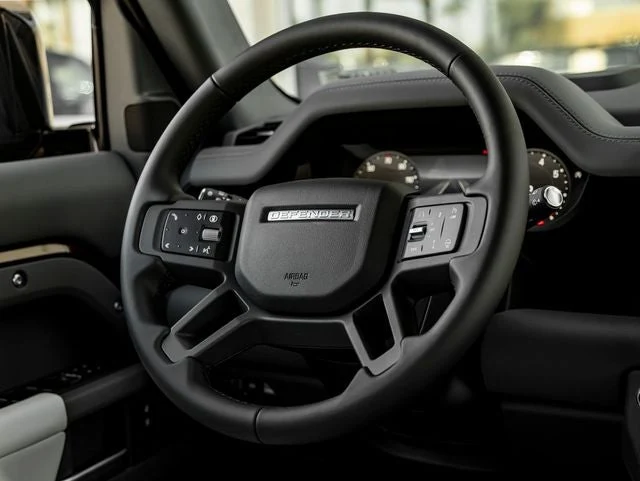 2026 Land Rover Defender 130 X-Dynamic SE (L663), 20/20