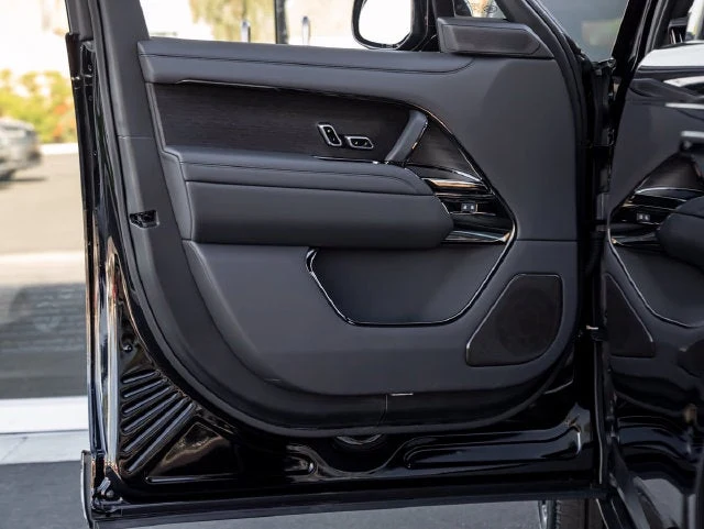 2026 Land Rover Range Rover SV Black LWB (L460), 12/20