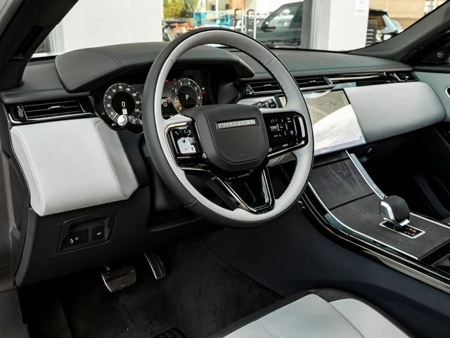 2026 Land Rover Range Rover Velar Dynamic SE (L560), 16/20