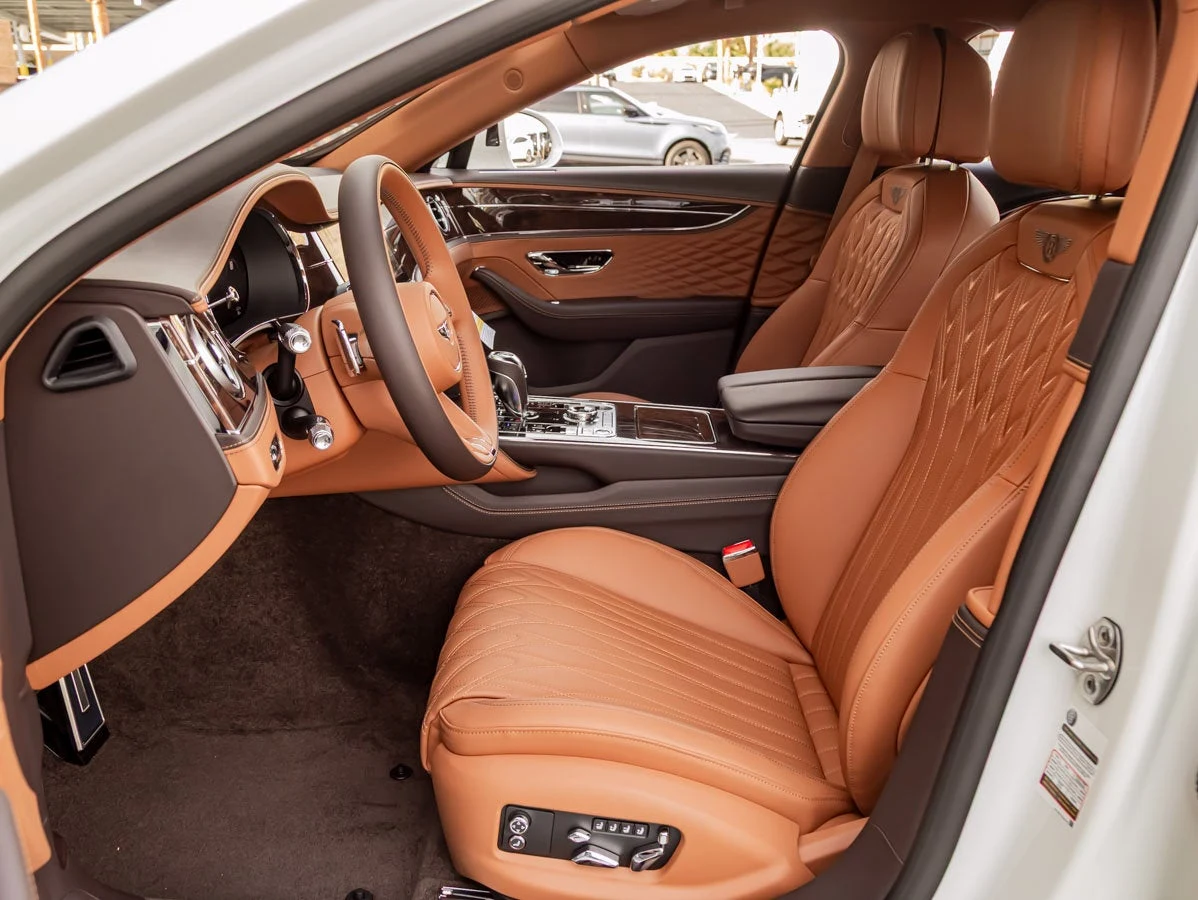 2026 Bentley Flying Spur Azure (4th Generation), 2/20