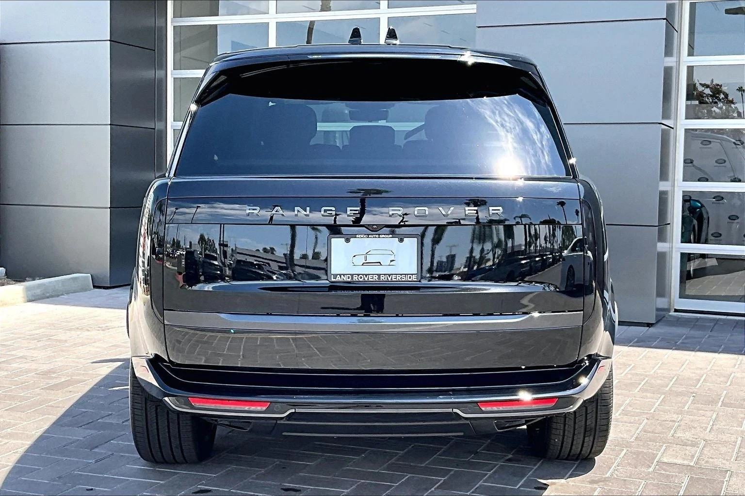 2026 Land Rover Range Rover SE LWB (L460), 4/15