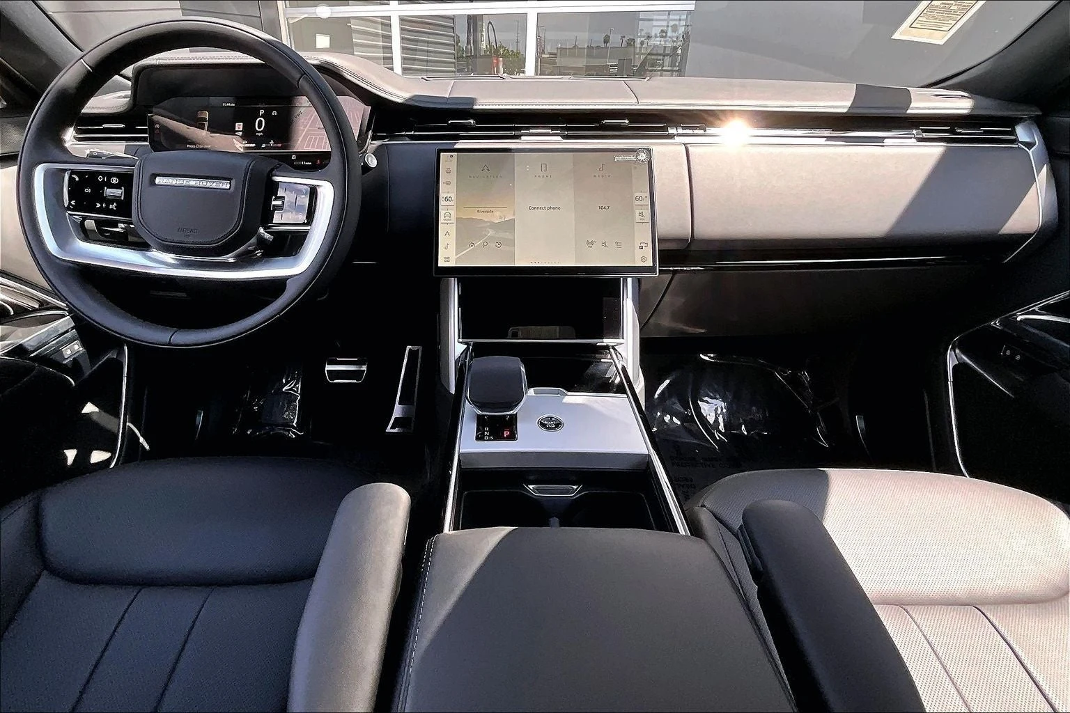 2026 Land Rover Range Rover SE LWB (L460), 5/15