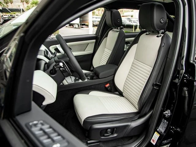 2026 Land Rover Discovery Sport Landmark (L550), 13/20