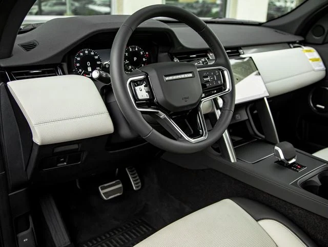 2026 Land Rover Discovery Sport Landmark (L550), 17/20