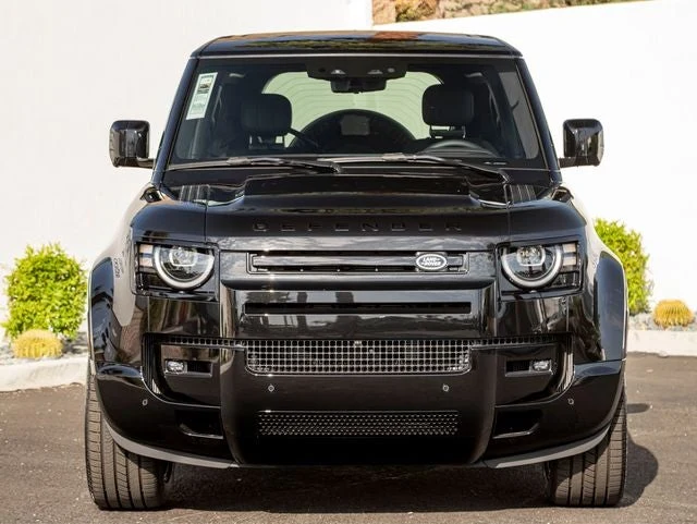 2026 Land Rover Defender 90 V8 (L663), 3/20