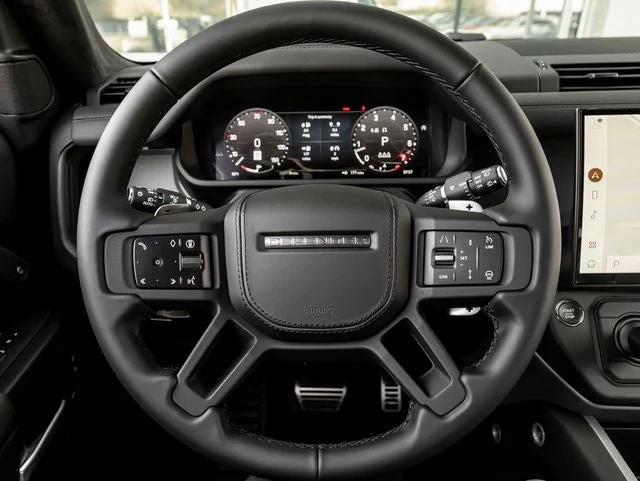 2026 Land Rover Defender 90 V8 (L663), 18/20