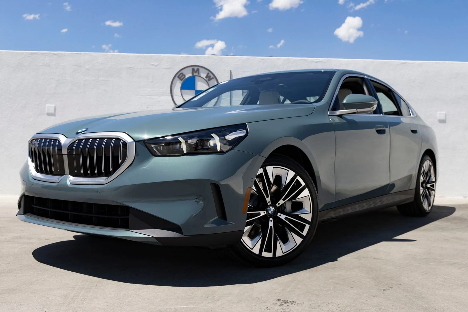 2027 BMW 530i (G60), 8/20
