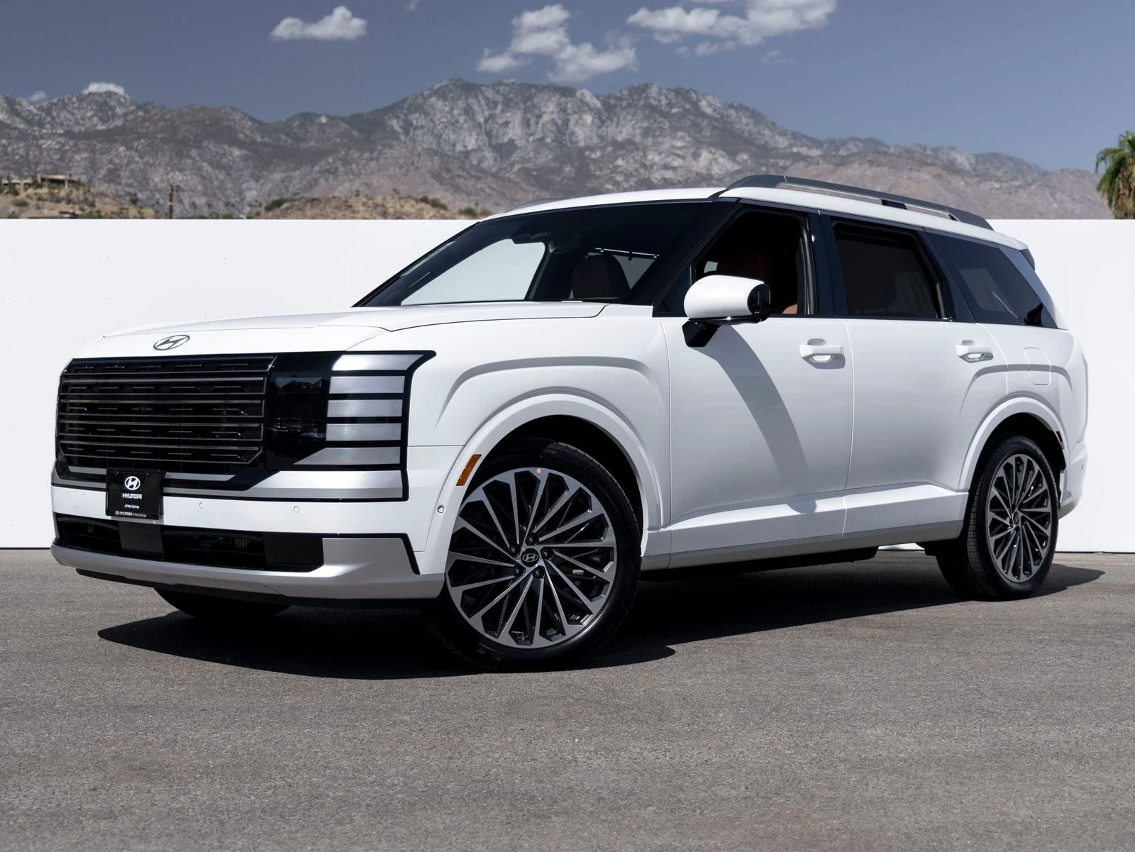 Hyundai Palisade Hybrid Calligraphy (LX3) · Creamy White Pearl · Indigo Auto Group