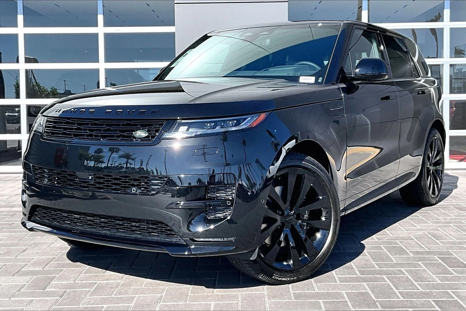Land Rover Range Rover Sport Dynamic SE (L461) · Santorini Black · Indigo Auto Group