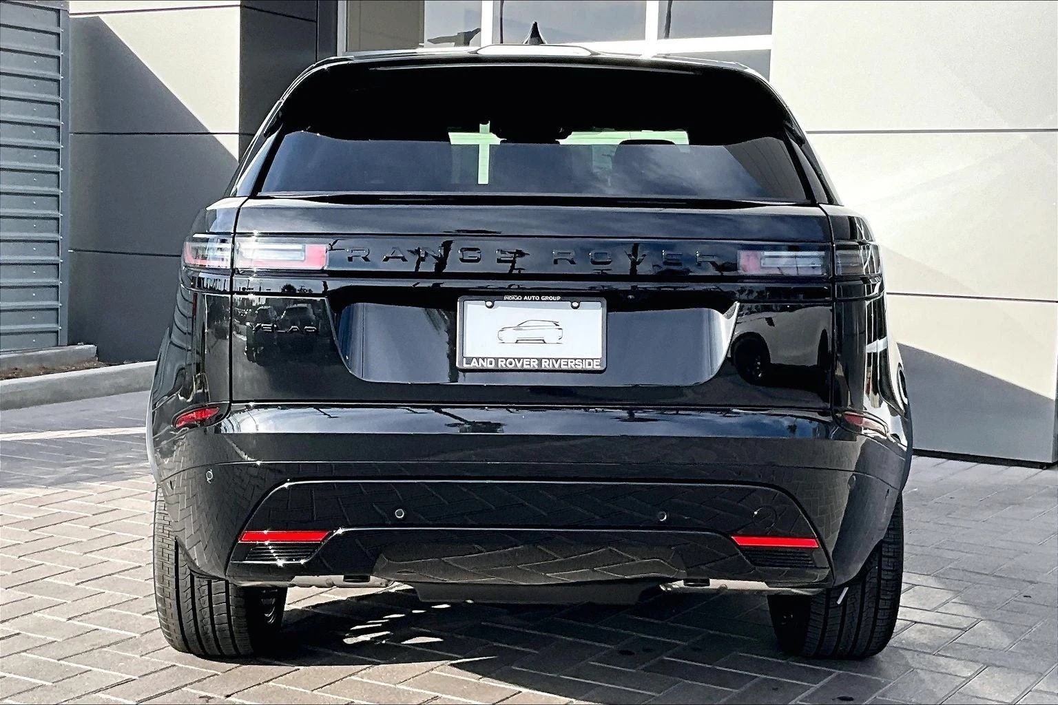 2026 Land Rover Range Rover Velar Belgravia Edition (L560), 4/14