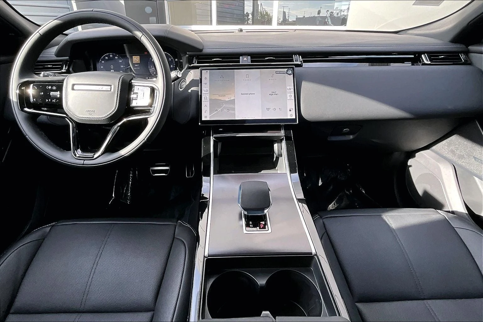 2026 Land Rover Range Rover Velar Belgravia Edition (L560), 5/14