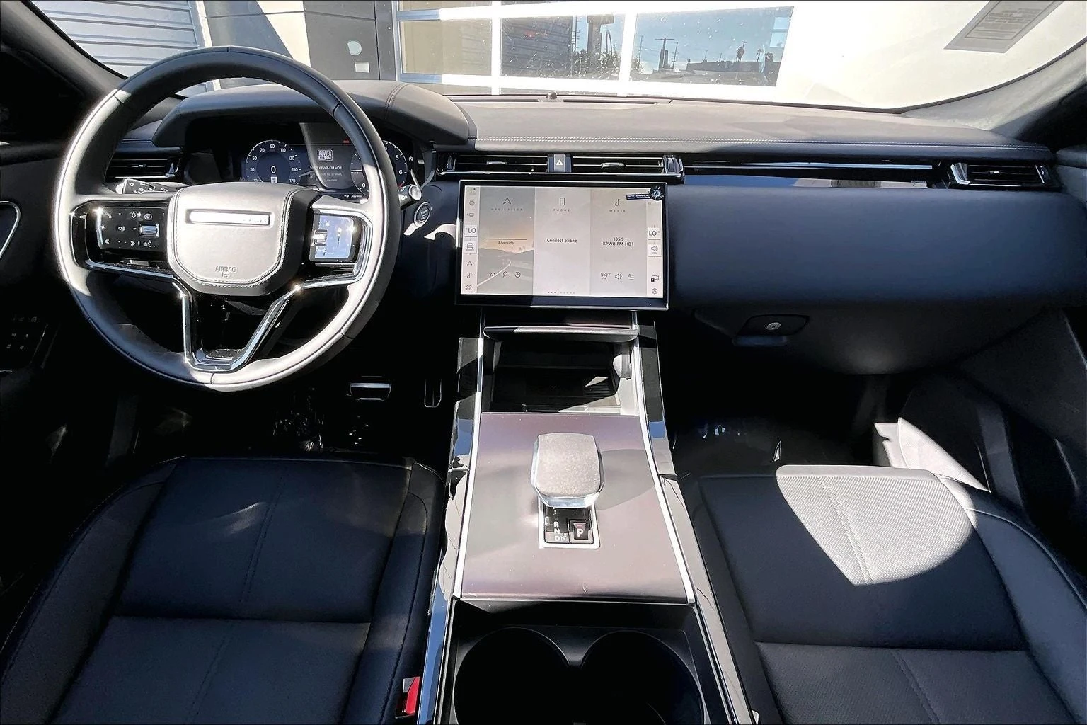 2026 Land Rover Range Rover Velar P250 Belgravia Edition (L560), 5/14