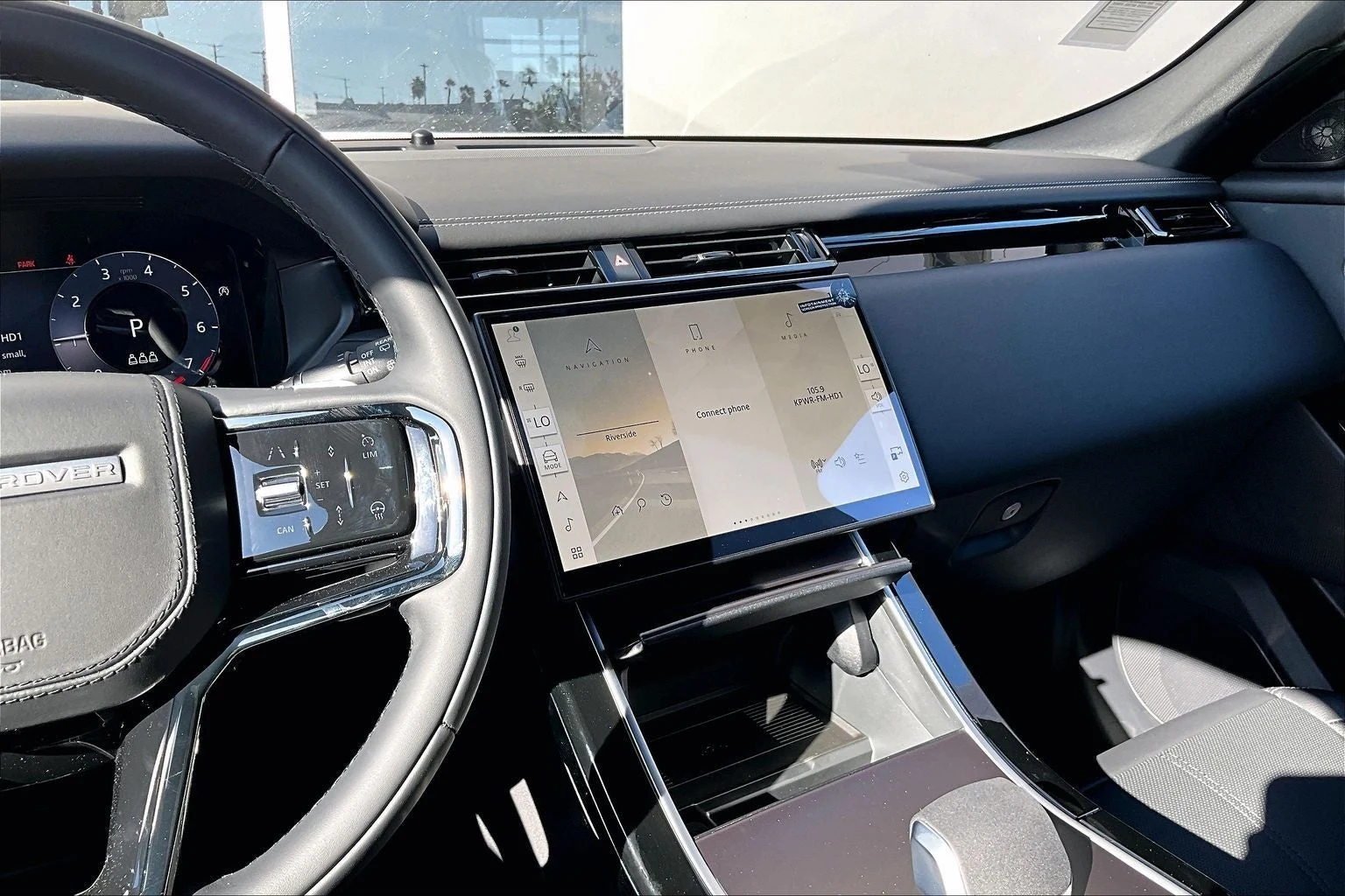 2026 Land Rover Range Rover Velar P250 Belgravia Edition (L560), 7/14