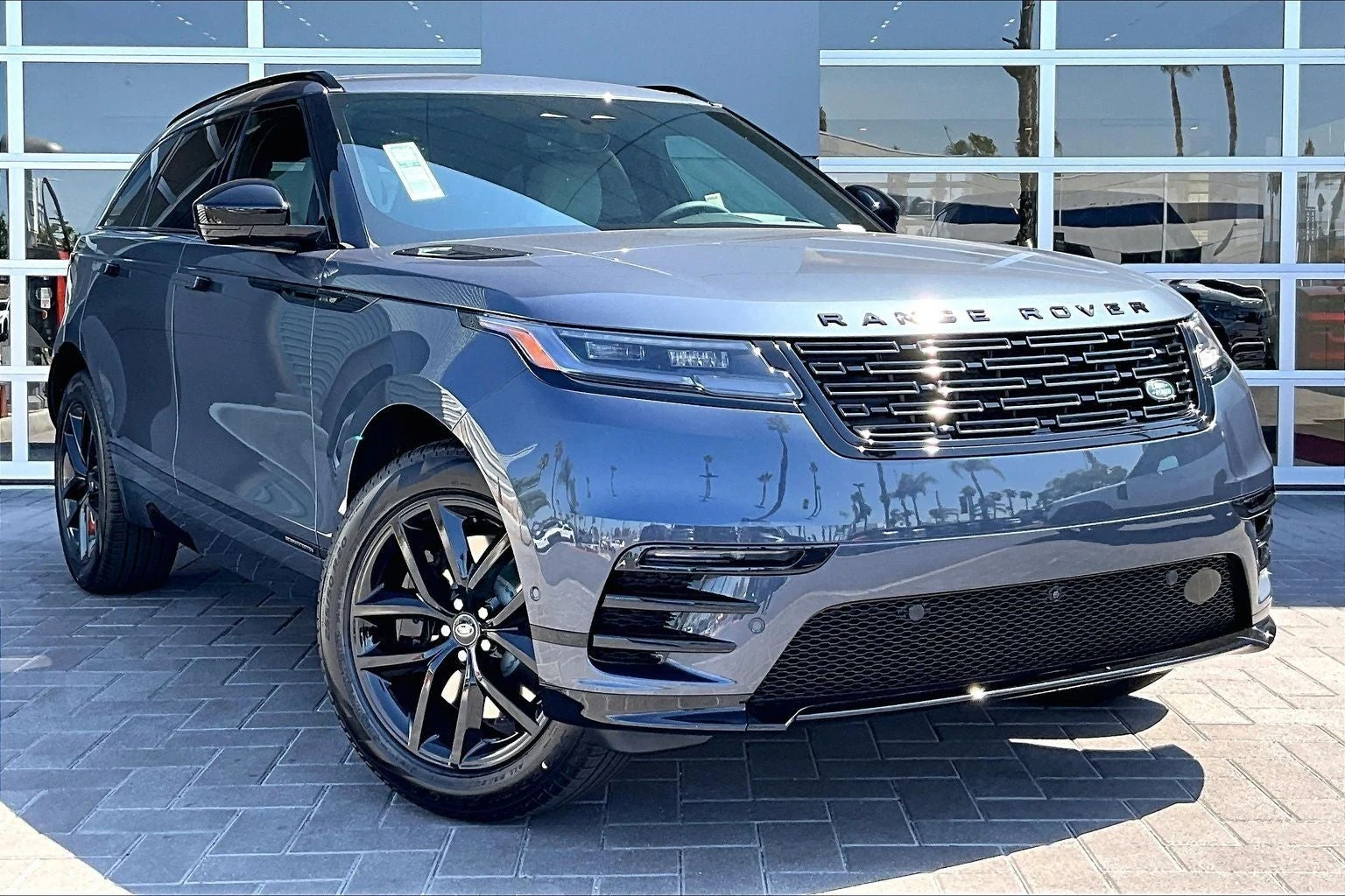 2026 Land Rover Range Rover Velar P250 Belgravia Edition (L560), 2/14
