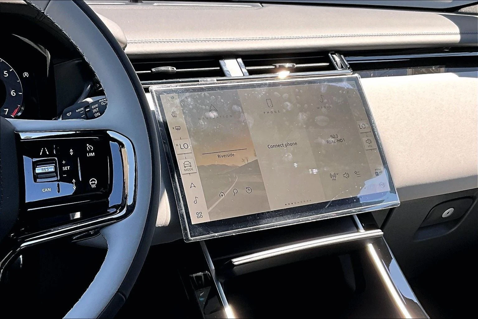 2026 Land Rover Range Rover Velar P250 Belgravia Edition (L560), 7/14